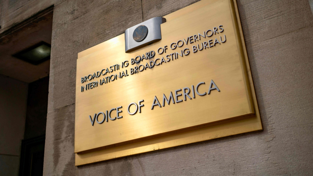 Замовкання Голосу Америки